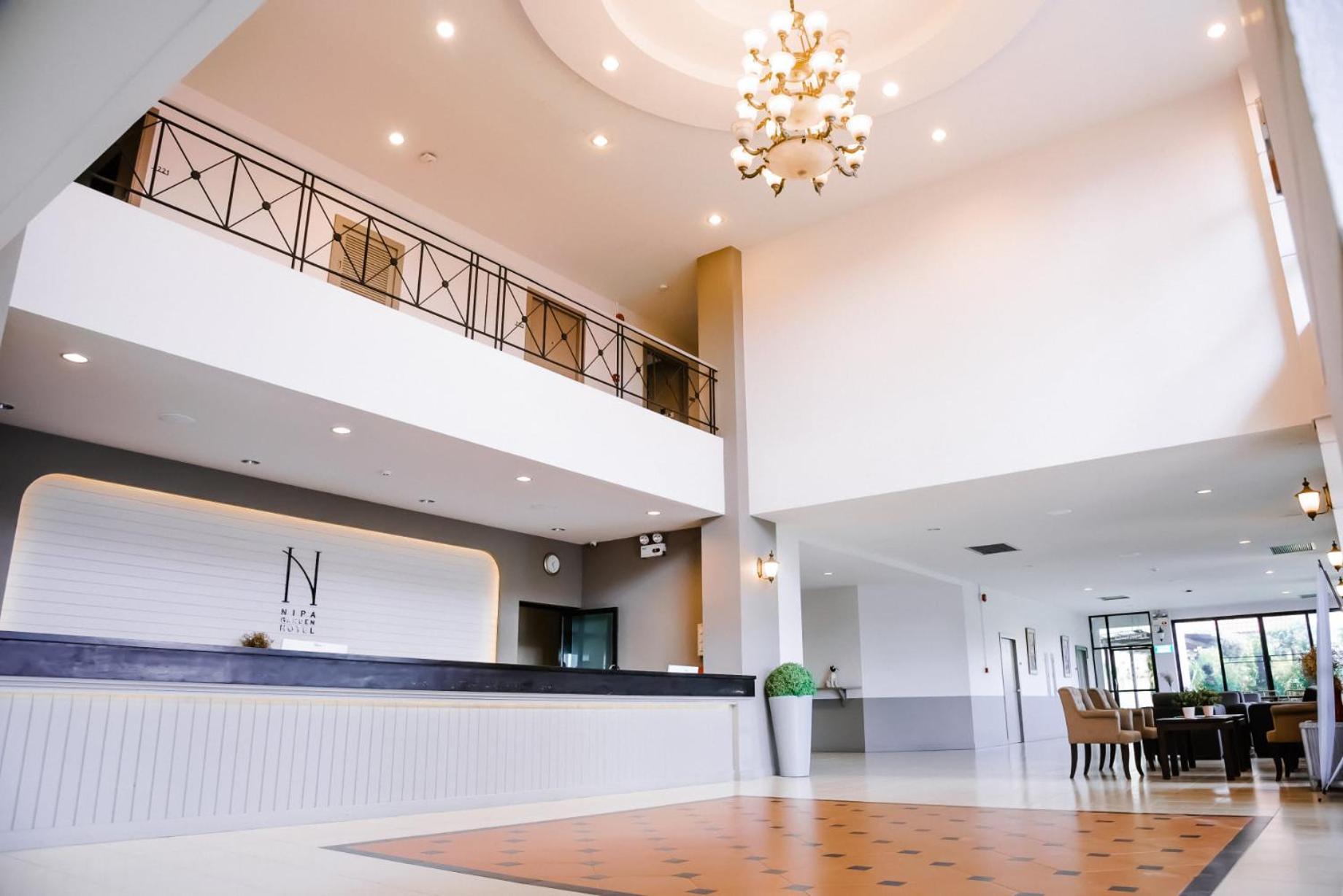 Nipa Garden Hotel Сураттхани Экстерьер фото