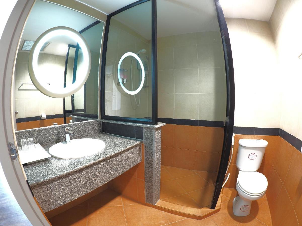 Nipa Garden Hotel Сураттхани Экстерьер фото